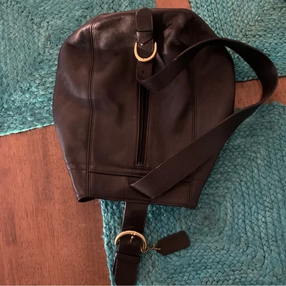 Coach black bag one shoulder strap w/option of zipper or reach in. - Picture 2 of 6